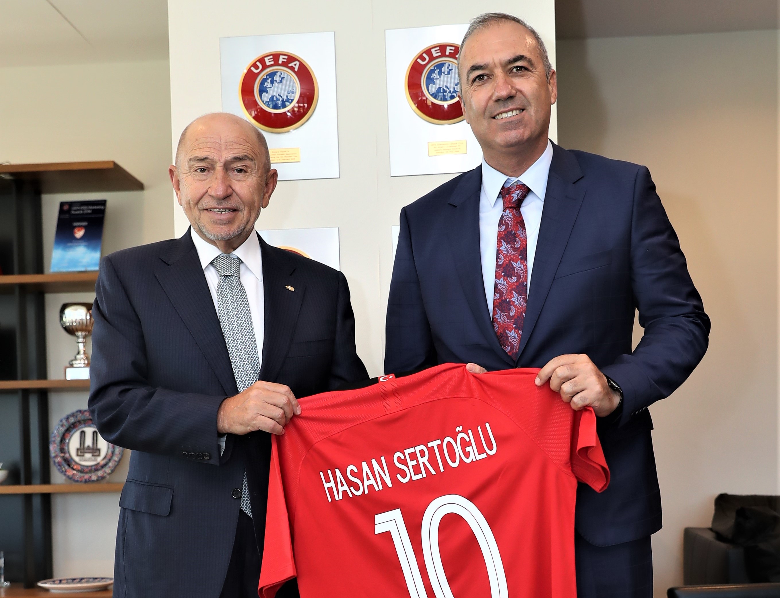 Sertoğlu, TFF Başkanı Özdemir'i ziyaret etti